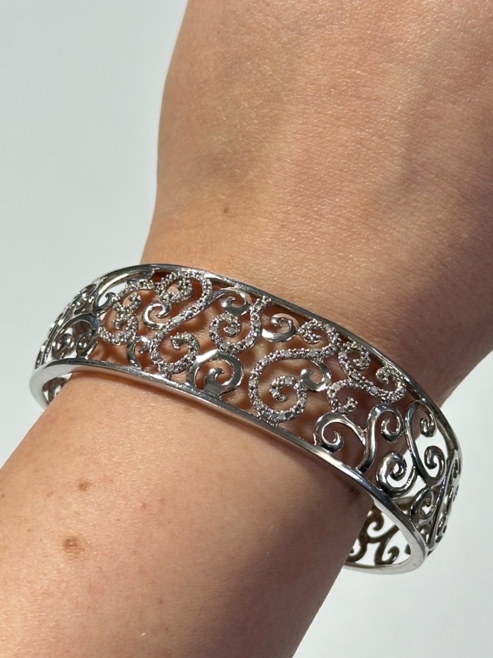 HN Heng Ngai Womens Cuff Bracelet Sterling Silver 925 Filigree CZ Accent 20g